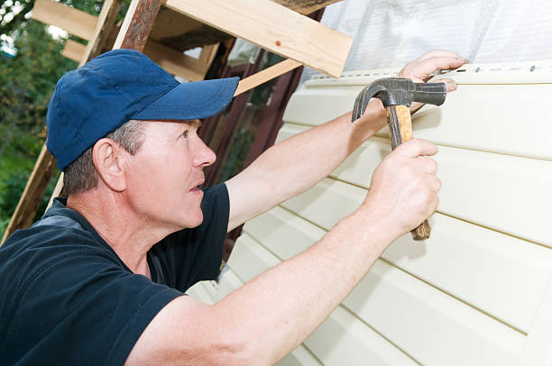 Affordable siding repair and maintenance services in Rexland Acres, CA